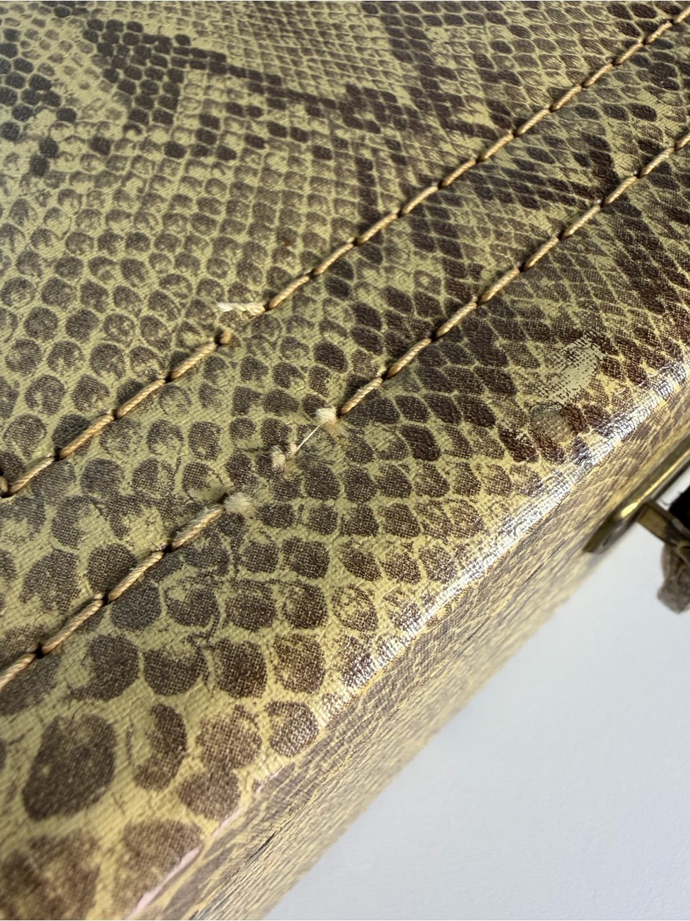 Vintage Toiletries Shortrip Case Snakeskin 🐍 - Picture 9 of 13